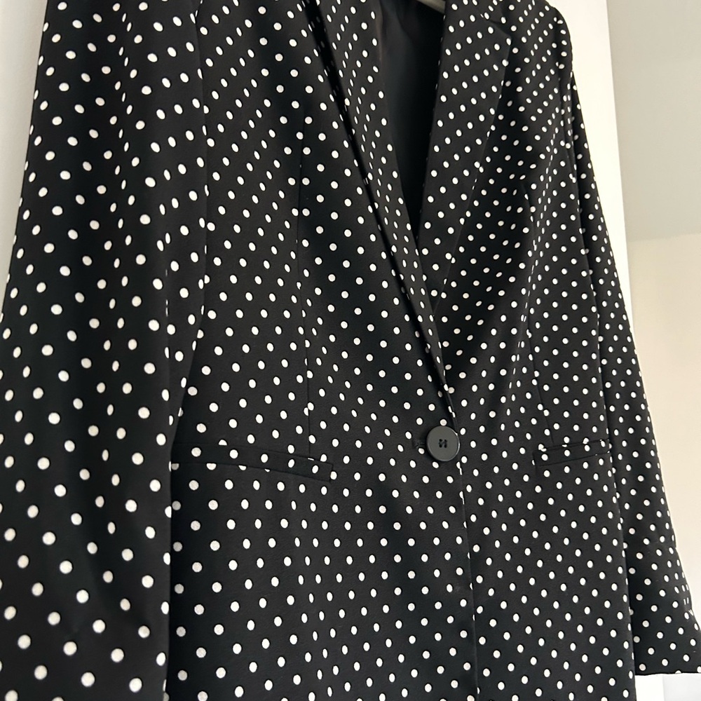 Blazer - Picture 3 of 3